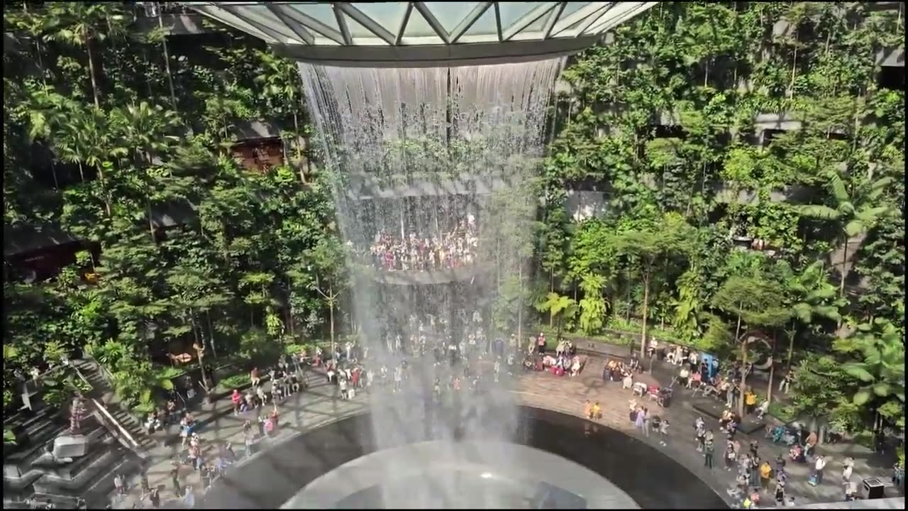 The Best Spots to See Rain Vortex at Jewel Changi Airport 🌧️