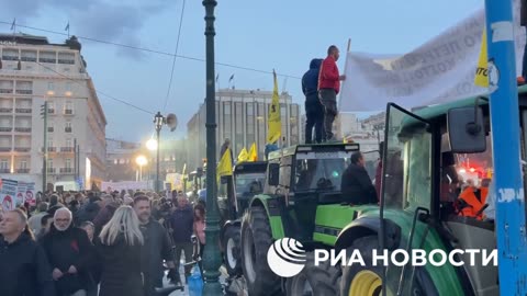 Greek farmers, demanding support for agriculture, arrived with tractors in the center of Athens