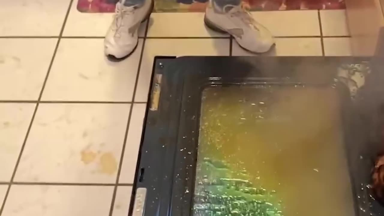 FailArmy It's probably still salvable right? 🤦♀️😆