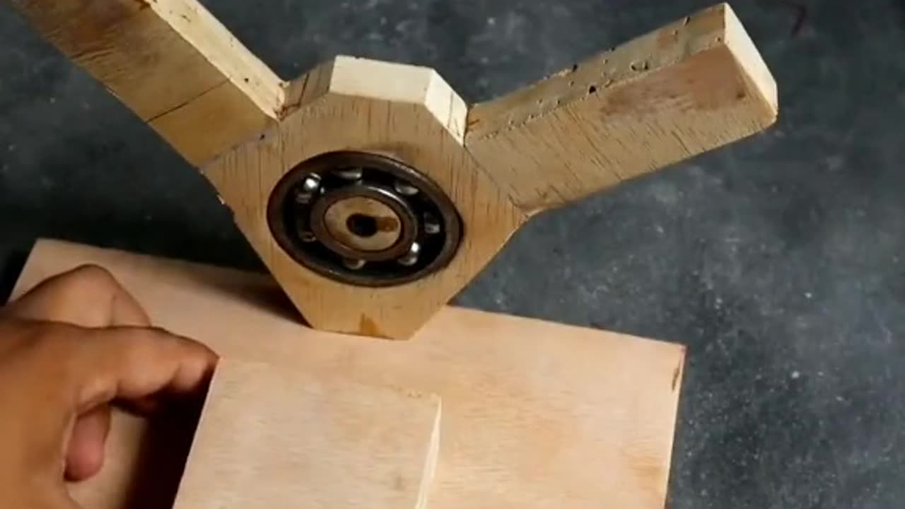 A men make Genrator with injection and Bearing