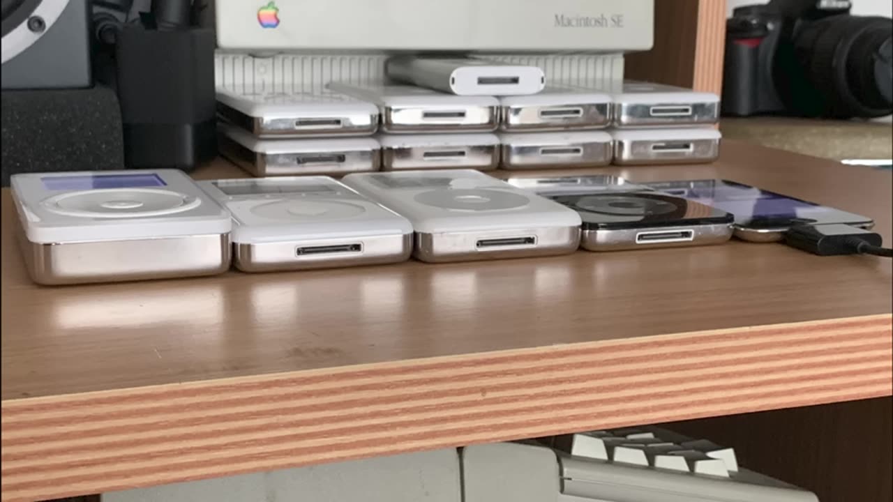Testing the Largest iPod Battery. 3000mah