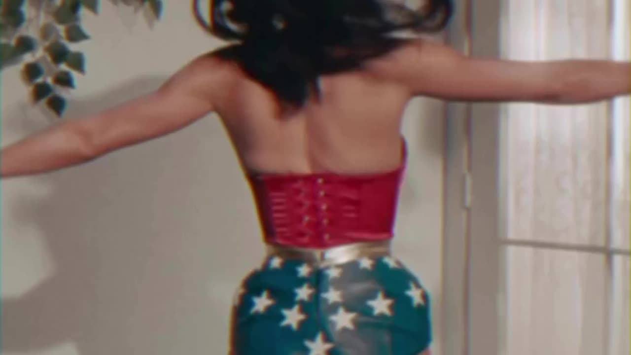 Kendall Jenner as Wonder Woman!💥 Happy Halloween 🤩