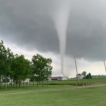 Tornadoes spotted near OHIO Tipp City, over Springfield; Tornado