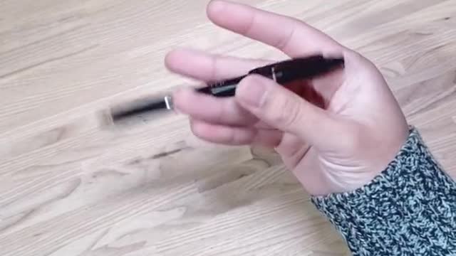 How to spin a pen like in Tokyo Ghoul! 👀