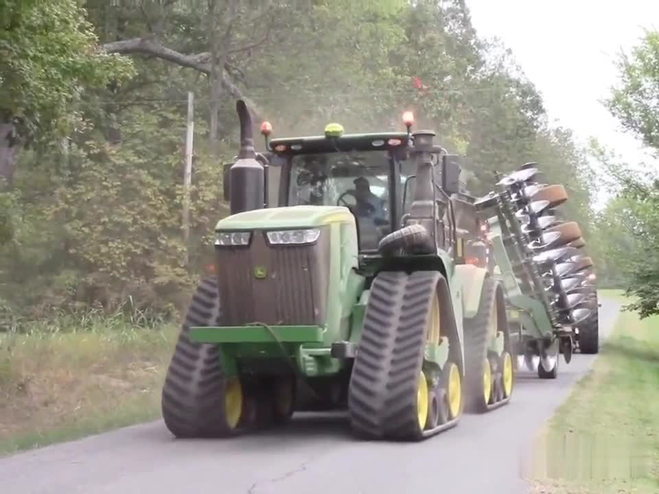 Big Tractors on the Move