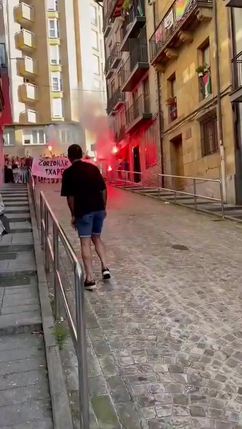 The Real Sociedad forward was greeted by flares, the sound of ‘Potra Salvaje’