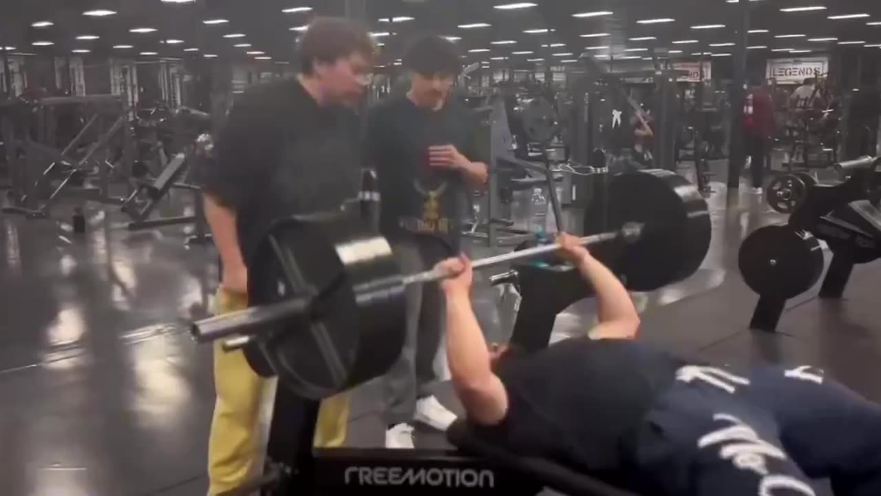 Gym Max Out Prank