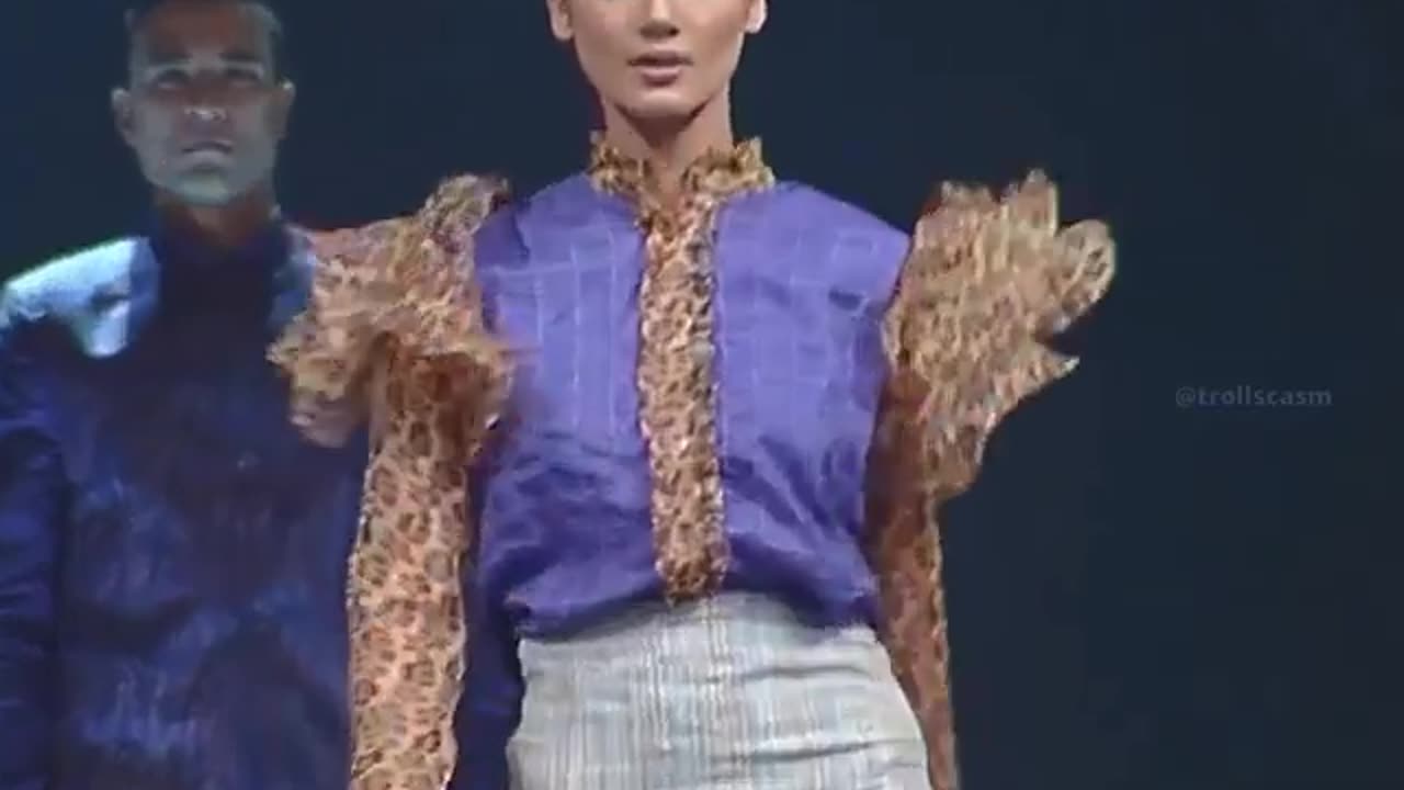 Hilarious Fashion Show Fails - A Side-Splitting Video Compilation