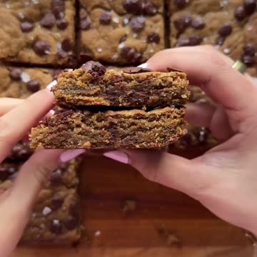 CHEWY GOOEY TAHINI BLONDIES