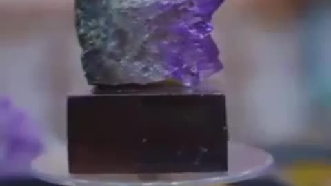 Scopar Jewelers is an Algerian man who owns precious, moving and exotic stones