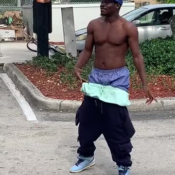 A Phoney Crip Gang member does not know how to Crip walk!!😆😆#Shorts #CripWalk #FunnyVedio