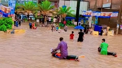 Heavy Rain in Pakistan Floods Situations 😒