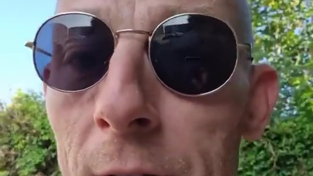 LOOK AND LISTEN !! 😬😬😬 SLEEPERS GONNA GET A RUDE AWAKENING…