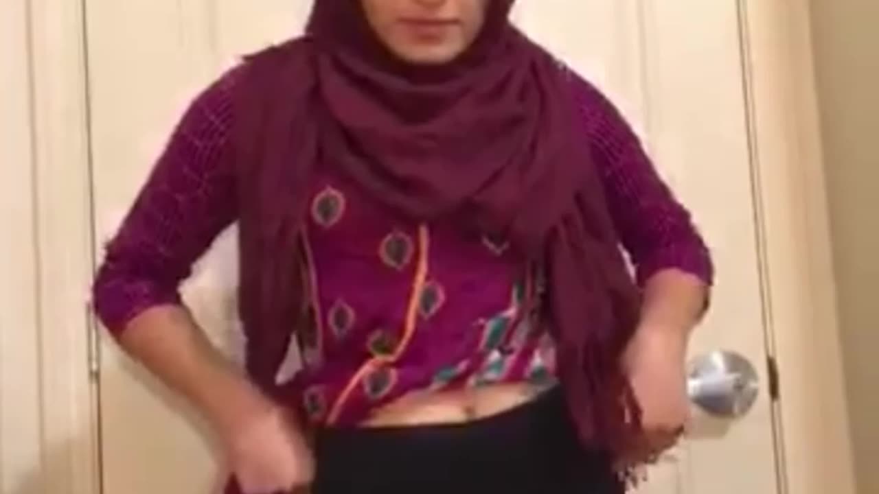 Desi Muslim Girl Looking So Hot An Sexy Vlog ❤️❤️❤️