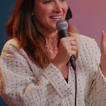 “Being Hot in LA” 🎤: Jamie Lee