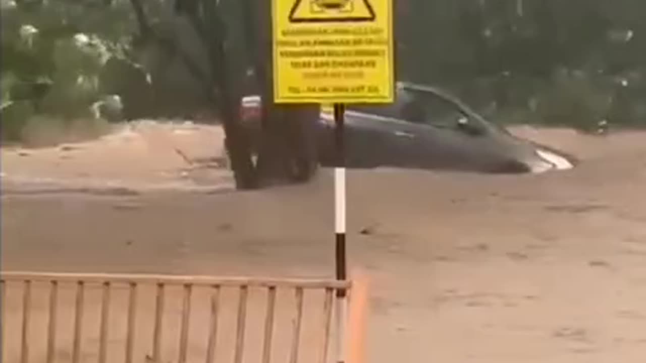 Major floods due torrential rainfall in Langkawi of Malaysia 🇲🇾 (23.08.2024) - Where's Greta?