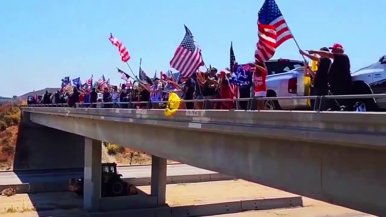 BIDEN COULD NEVER GET A HERO'S WELCOME. YOU HAVE TO BE A HERO FIRST! 😏🎖️
