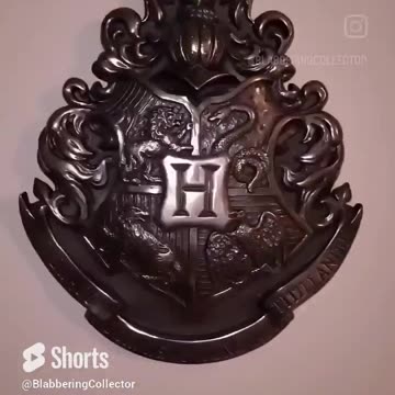 Noble Collection: Hogwarts Crest Wall Plaque #harrypotter #shorts #wizardingworld