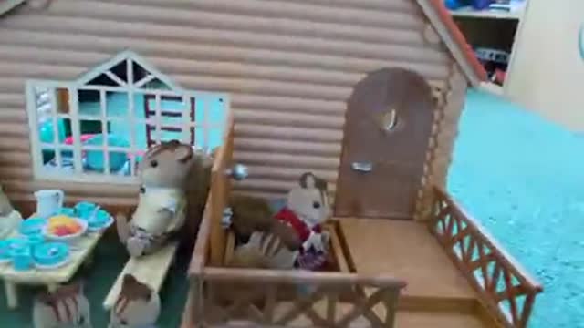 Sylvanian Families_Calico Critters Walnut's Winter Half-term Holiday - Part 4