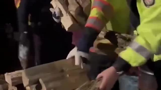 Last Night: Ottawa Police seen STEALING firewood and supplies