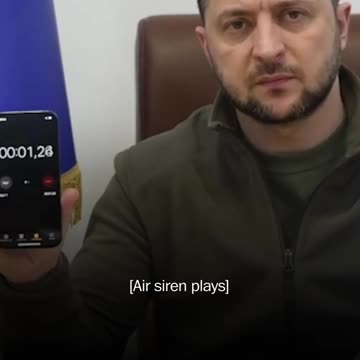 Zelensky plays the sound of siren