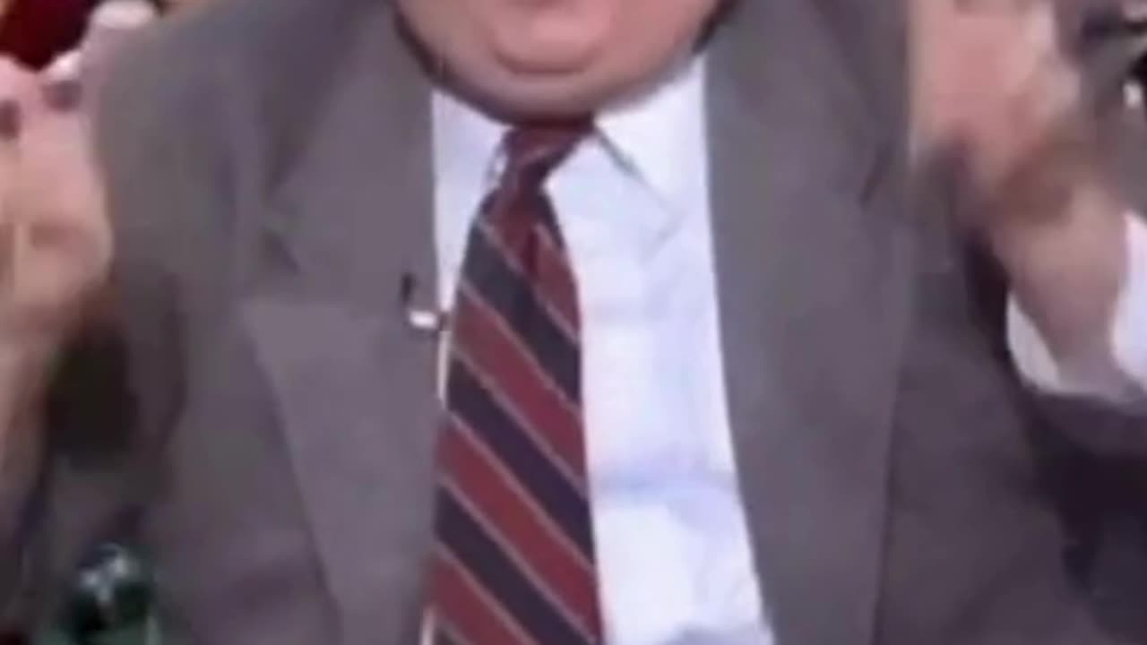 Tim Walz at the debate the other night! 🤣🤣🤣