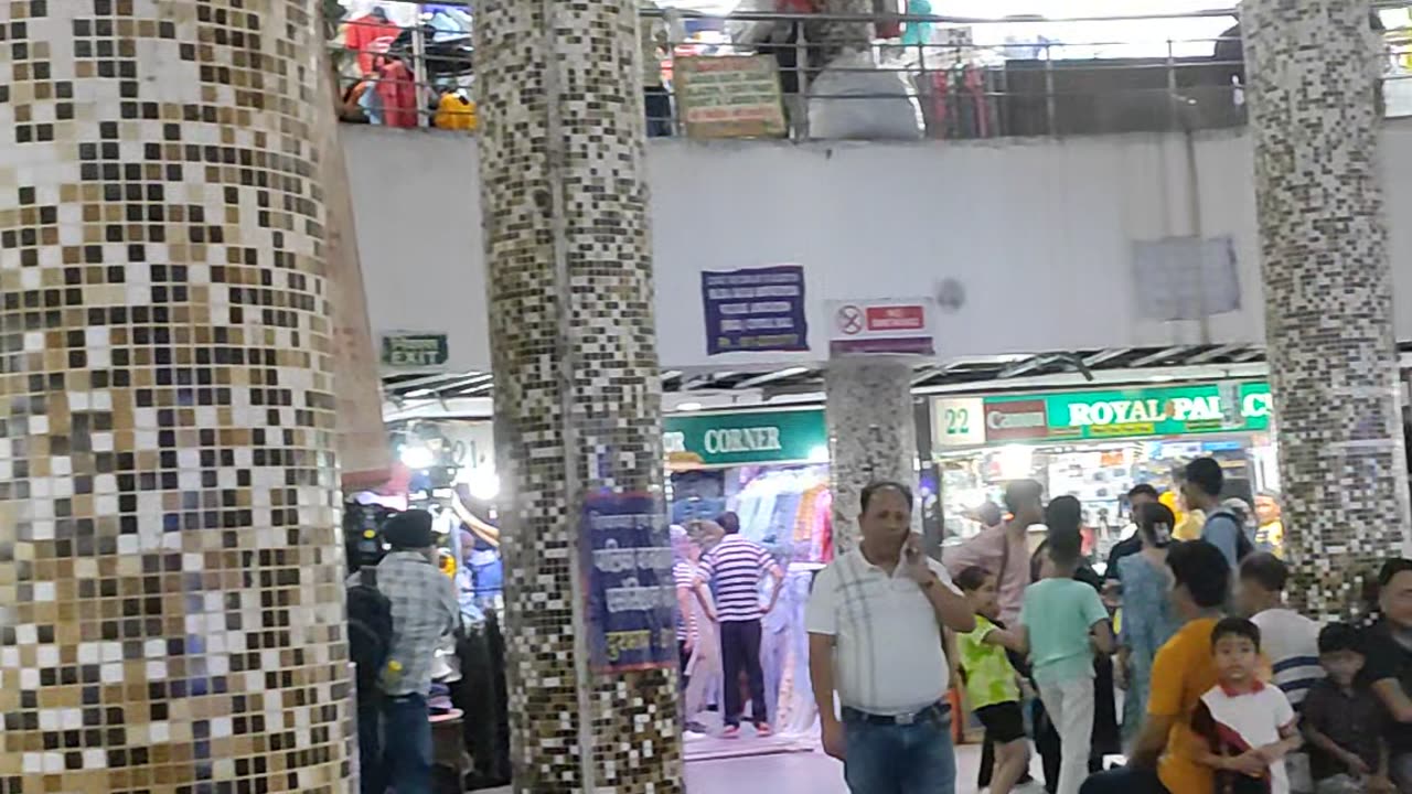 Palika Bazaar Shopping Market Delhi