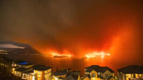 🔥🇨🇦 Images show the intensity of forest fires in western Canada.