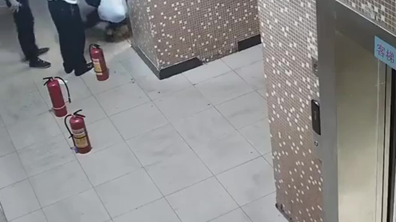 🔥️️️E-bike battery goes Fukushima🔥️️️ in an elevator. Now imagine what a Tesla can do...