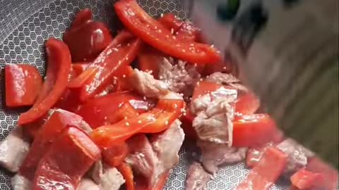 Stir-fried beef with bell pepper