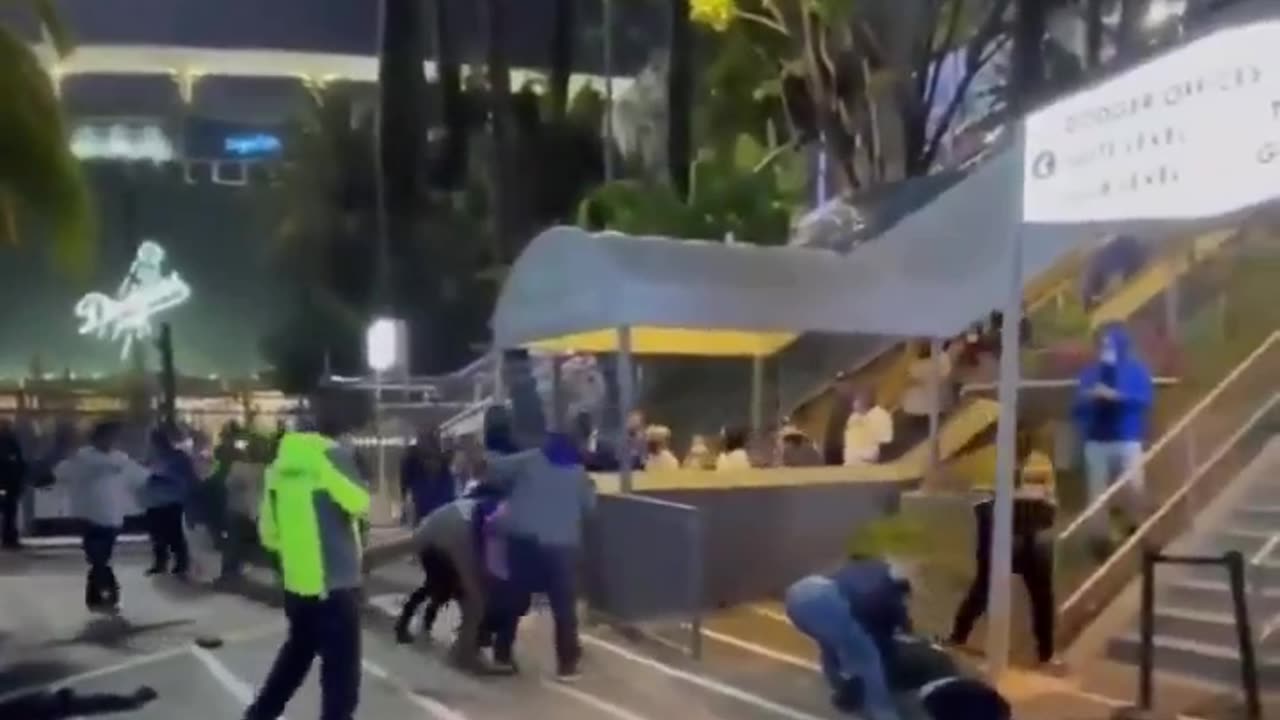 Multiple fights reported at Dodgers stadium tonight after the Dodgers’