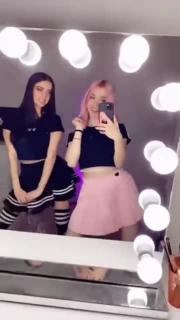 TikTok twins dance to Phut Hon viral song 🍑 (E-girl) laurenxburch