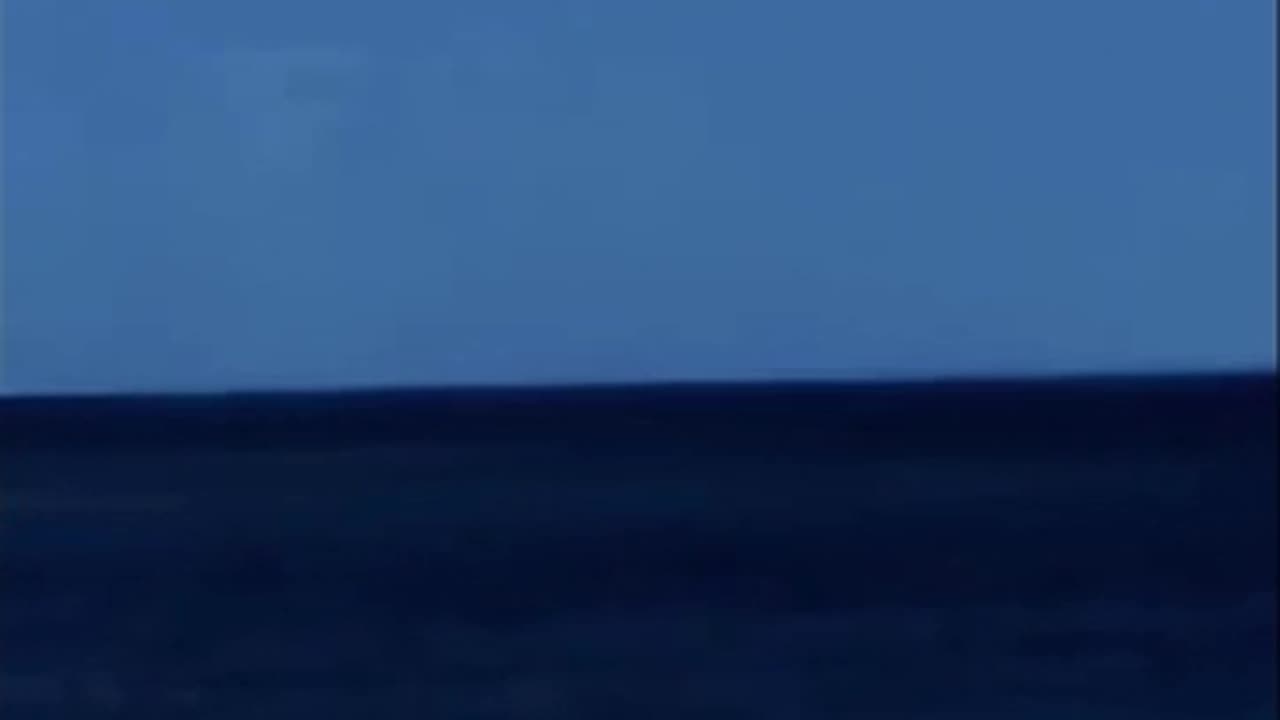 USO UAP UFO submerging in ocean. 2022