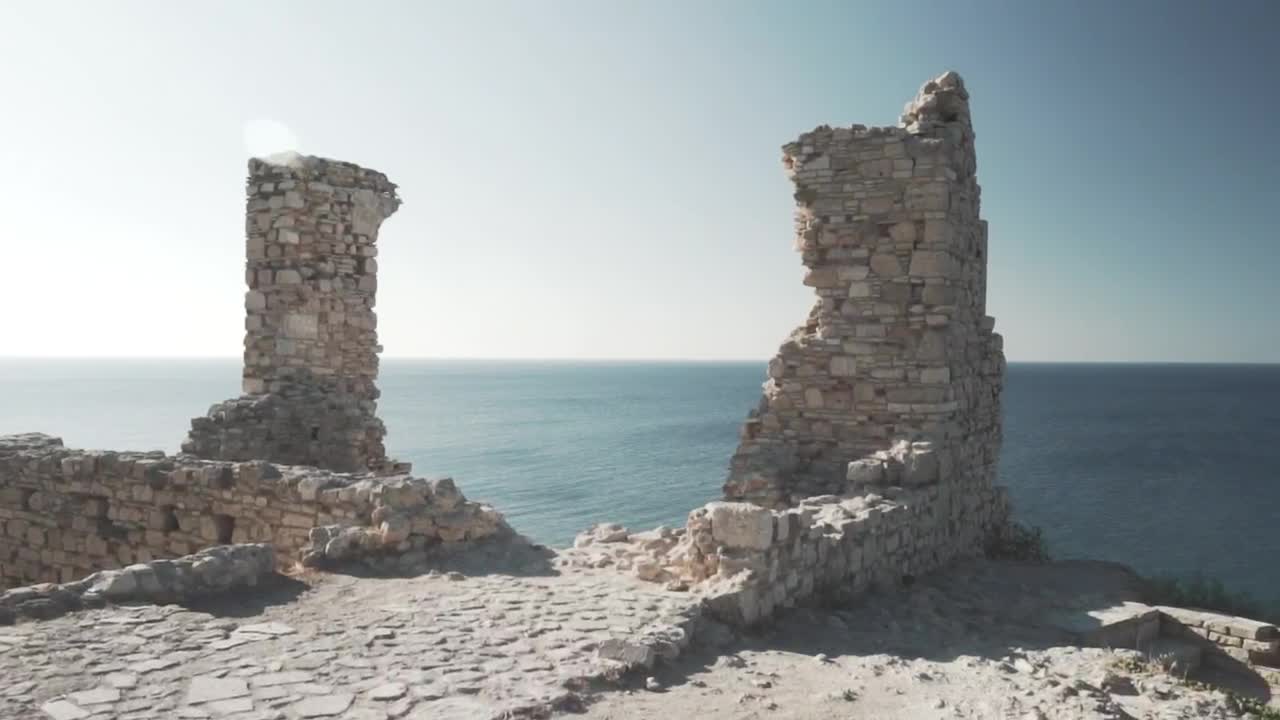 Archaeological zone with sea view