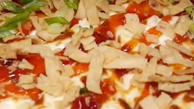 Wouldyoueatacrabrangoonpizza#foodtiktok#crabrangoonpizza#kansascity