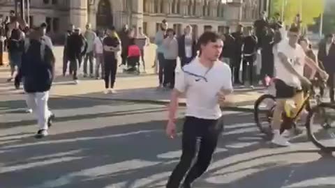 Useless UK Police Forced To Flee