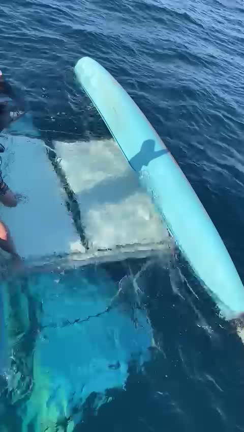 Apareció joven que habría naufragado