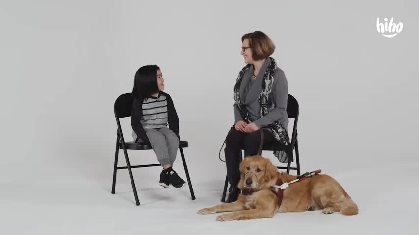 Kids Meet A Dog For The Blind for the First Time