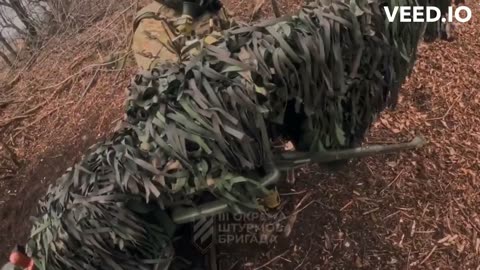 Combat footage - Ukrainian Soldiers Assault Russian trenches