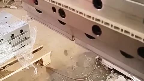 PE sheet injection molding process- Good tools and machinery make work easy