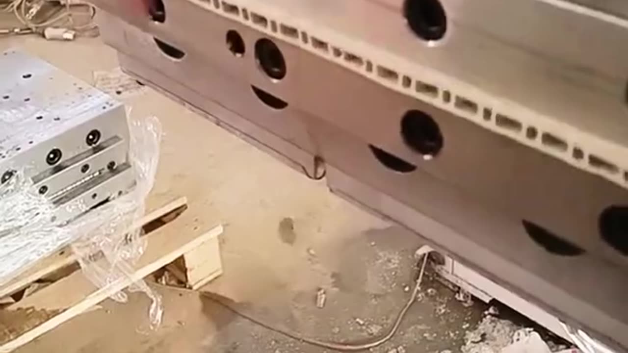PE sheet injection molding process- Good tools and machinery make work easy