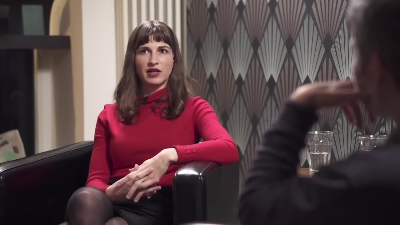 Einblick in den Maschinenraum der Macht - Aya Velàzquez (ganzes Video)