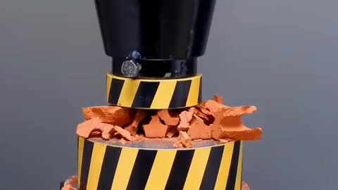 hydraulic press vs coca cola