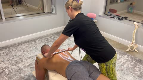 Big Muscle Guy Gets Bones CRUNCHED by Female Chiropractor