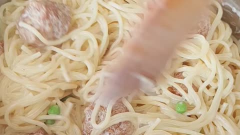 Easy Pasta with Frikadellen. German Pasta Recipe to enjoy! #pasta #recipe #homemade #food #foryou