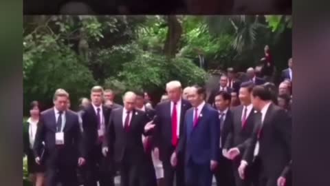 What’s going on here🤔🤣