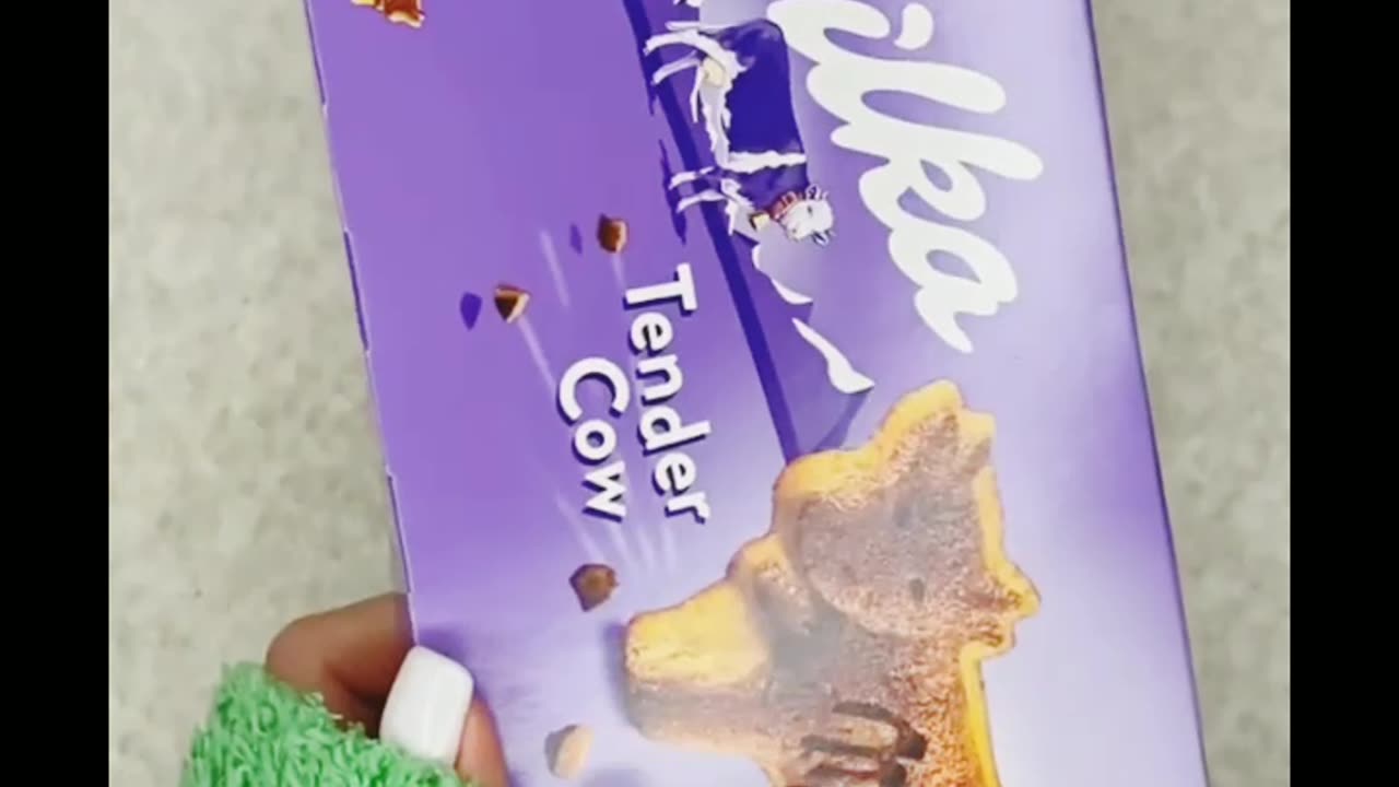 Filling plate with sweets