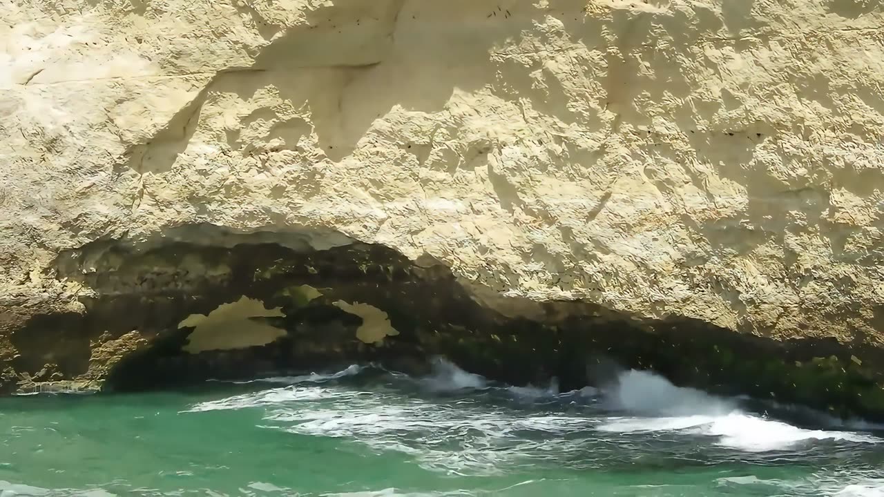 CARVAO CLIFFS PORTUGAL