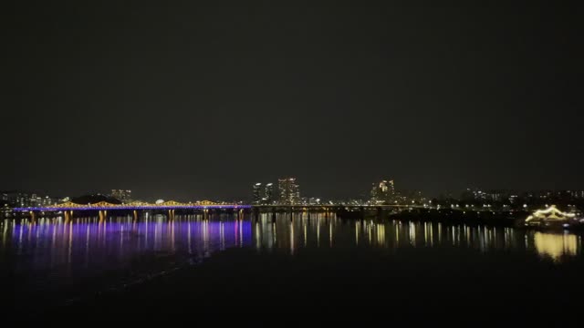 Night view of Hannam Bridge in Seoul