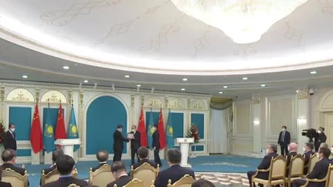 Chinese leader awarded highest Kazakh honor